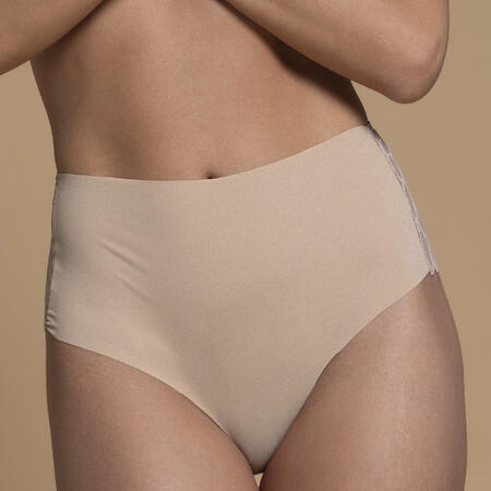 brasiliana-vita-alta-taglio-vivo-con-pizzo-posteriore