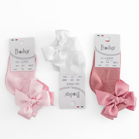 calzino-neonata-con-fiocco