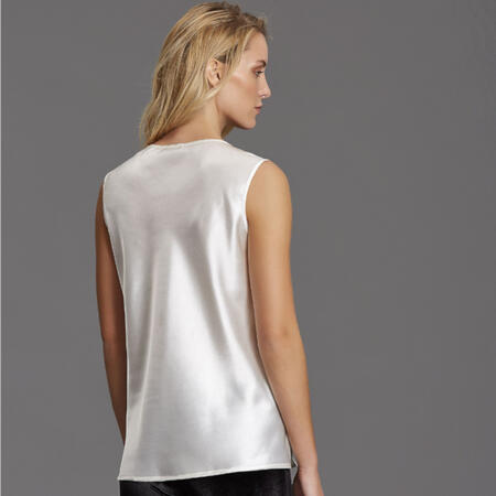 canotta-donna-spalla-larga-effetto-raso-con-pizzo